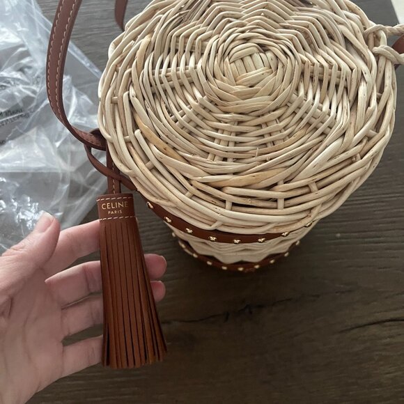 Celine Classic Pannier Bucket Diagonal Shoulder Bag, Raffia beige - Picture 2 of 8